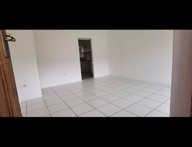 2 BEDROOM SIMPLEX SOLD IN HOWICK CENTRAL